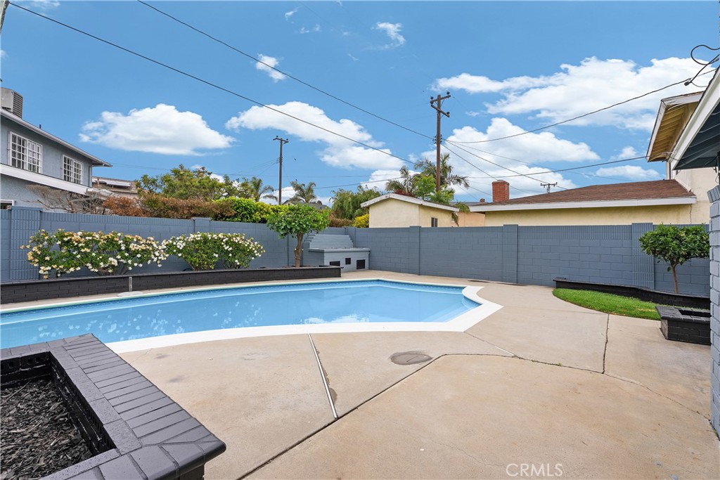 Carson, California, 90745, United States, 3 Bedrooms Bedrooms, ,2 BathroomsBathrooms,Residential,For Sale,1850381