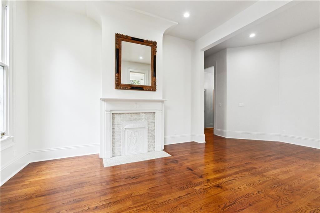 New Orleans, Louisiana, 70115, United States, 3 Bedrooms Bedrooms, ,5 BathroomsBathrooms,Residential,For Sale,2001784