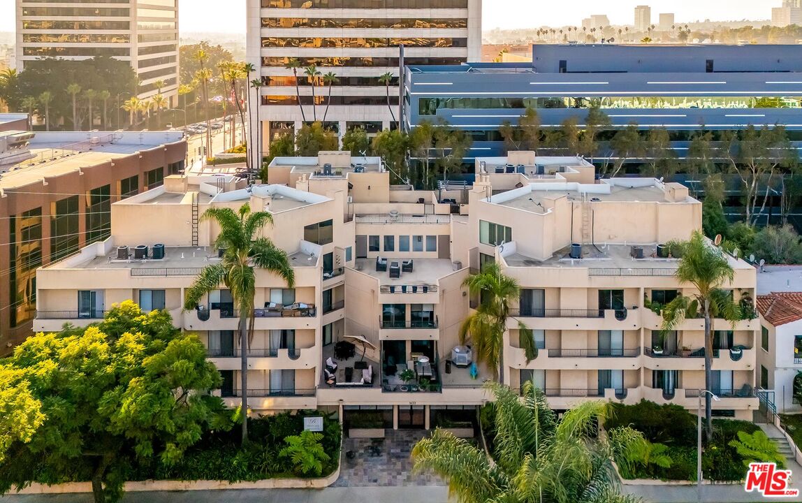 Los Angeles, California, 90025, United States, 2 Bedrooms Bedrooms, ,2 BathroomsBathrooms,Residential,For Sale,2003493