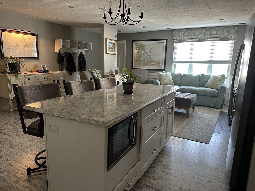 Quincy, Massachusetts, 02171, United States, 2 Bedrooms Bedrooms, ,3 BathroomsBathrooms,Residential,For Sale,1866744