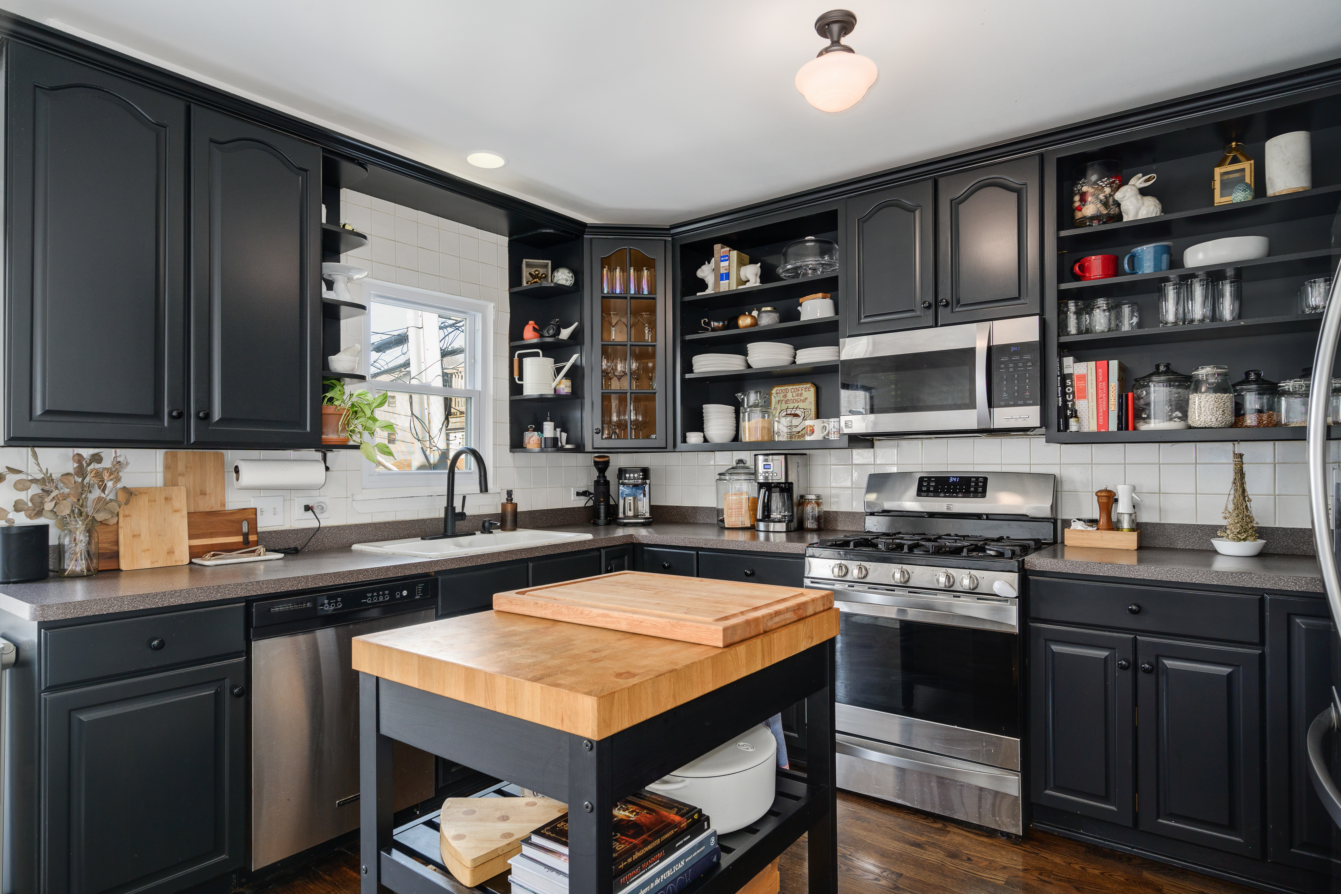  Incredible Opportunity in Canaryville Bridgeport - 物件實景