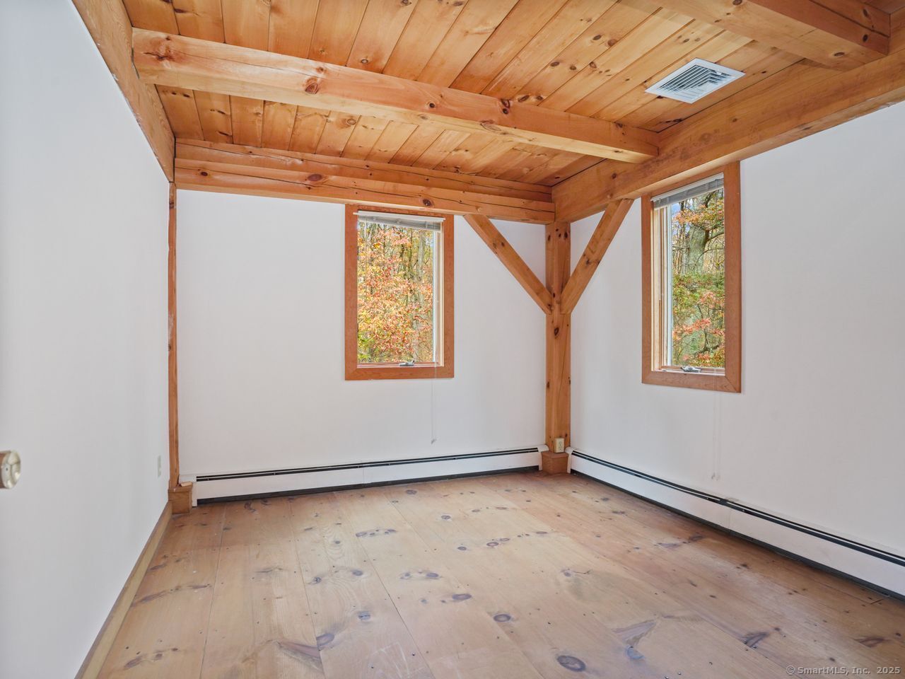 Weston, Connecticut, 06883, United States, 3 Bedrooms Bedrooms, ,3 BathroomsBathrooms,Residential,For Sale,1989360