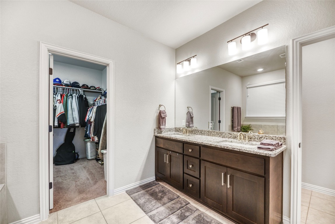 Manchaca, Texas, 78652, United States, 5 Bedrooms Bedrooms, ,3 BathroomsBathrooms,Residential,For Sale,1926178