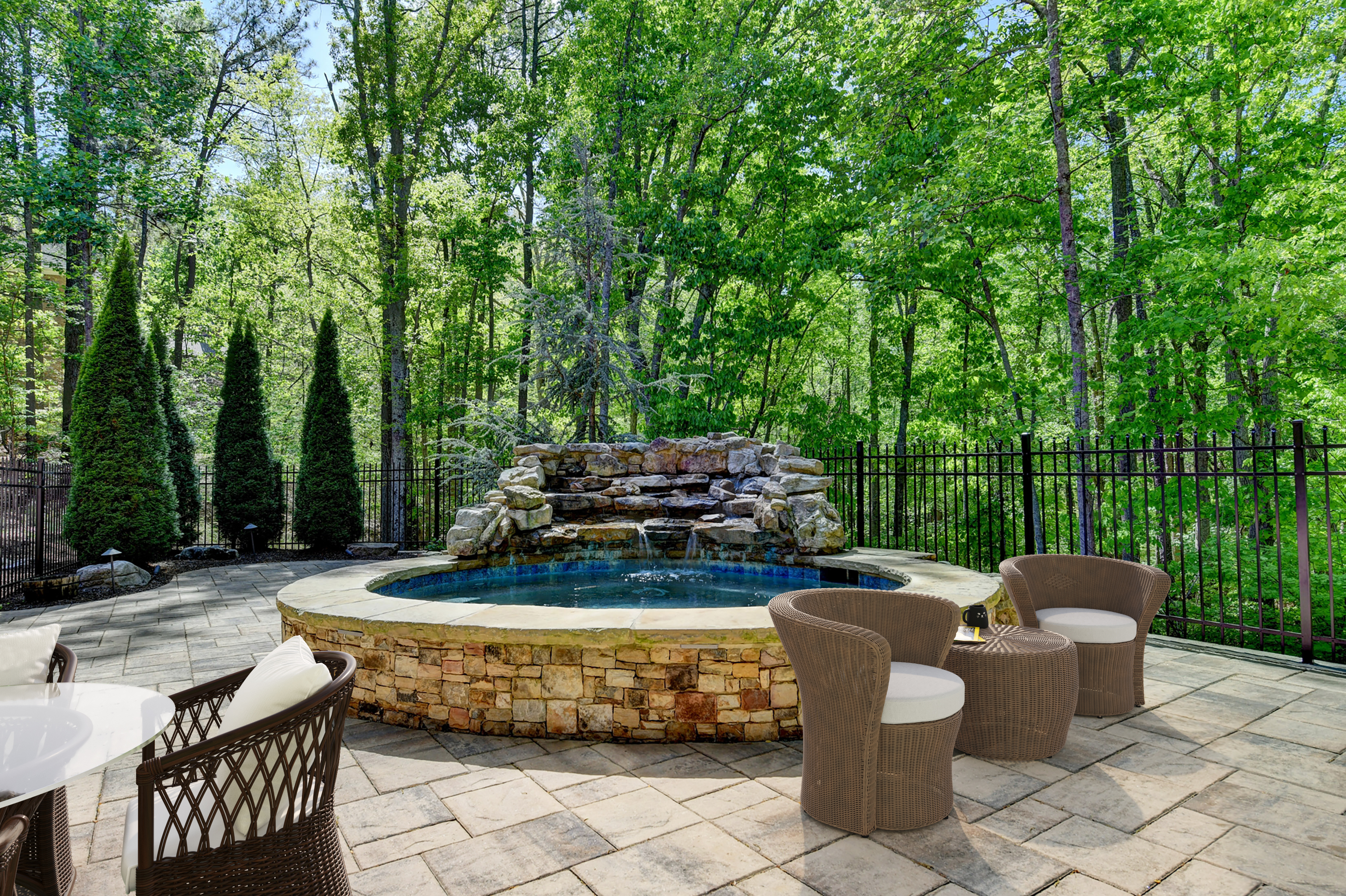  Luxury, Comfort and Privacy in One of Roswell