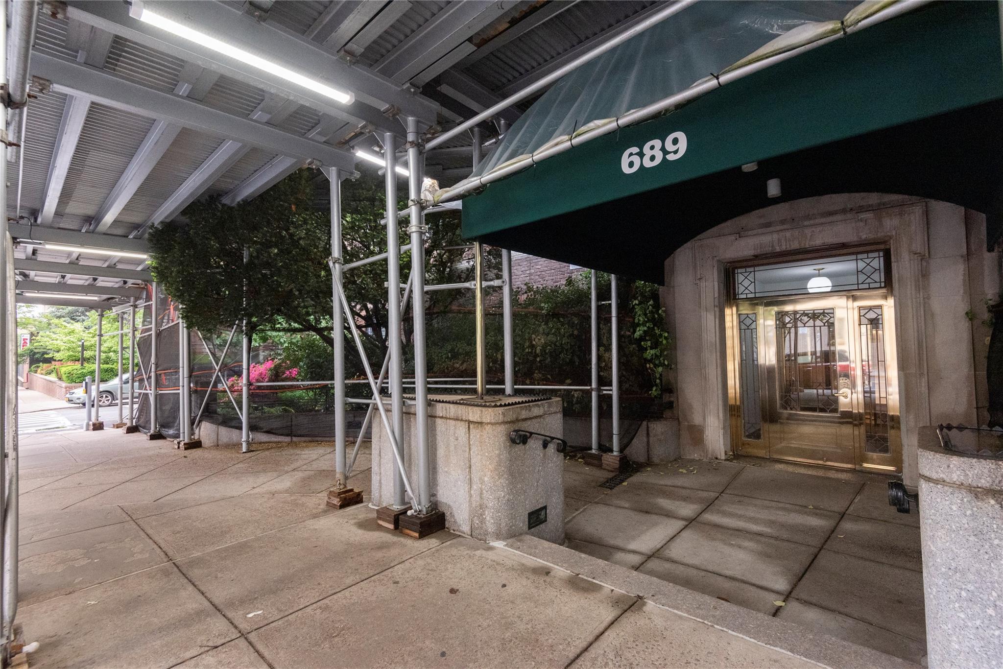 New York (Manhattan), New York, 10040, United States, 2 Bedrooms Bedrooms, ,2 BathroomsBathrooms,Residential,For Sale,1837664