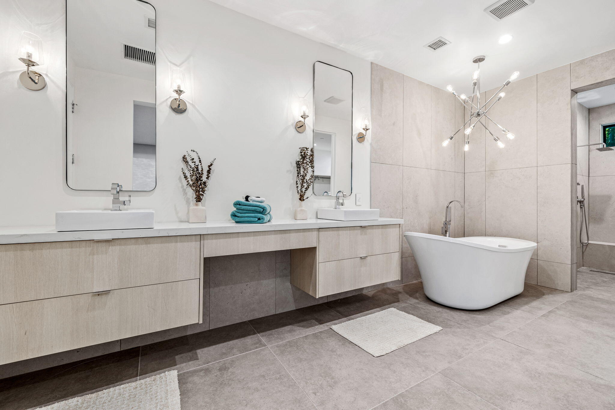 Palm Springs, California, 92262, United States, 5 Bedrooms Bedrooms, ,4 BathroomsBathrooms,Residential,For Sale,1805387