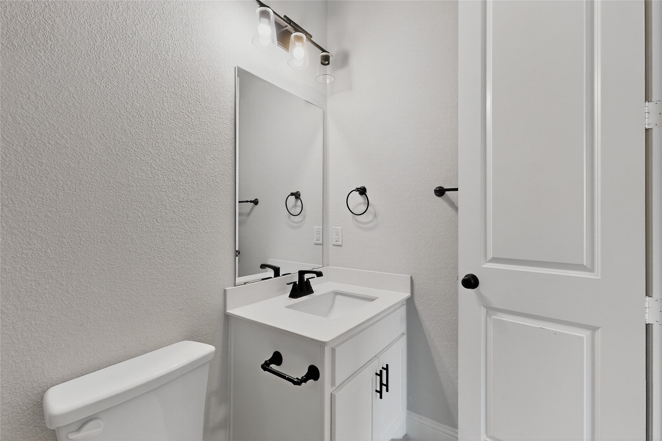 Mansfield, Texas, 76063, United States, 4 Bedrooms Bedrooms, ,4 BathroomsBathrooms,Residential,For Sale,1978691