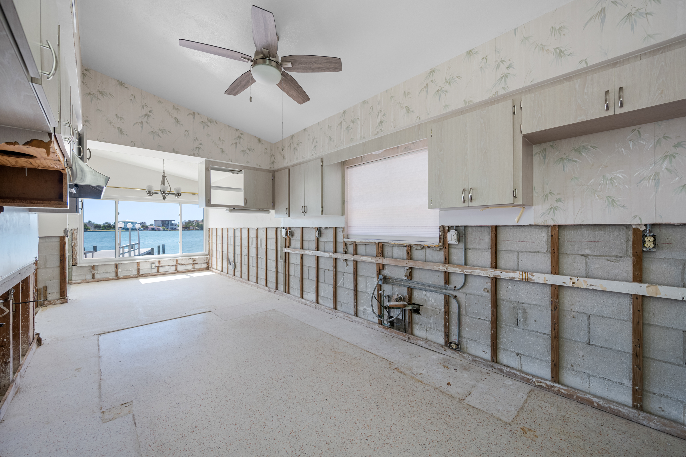 St Pete Beach, Florida, 33706, United States, 3 Bedrooms Bedrooms, ,3 BathroomsBathrooms,Residential,For Sale,1985733