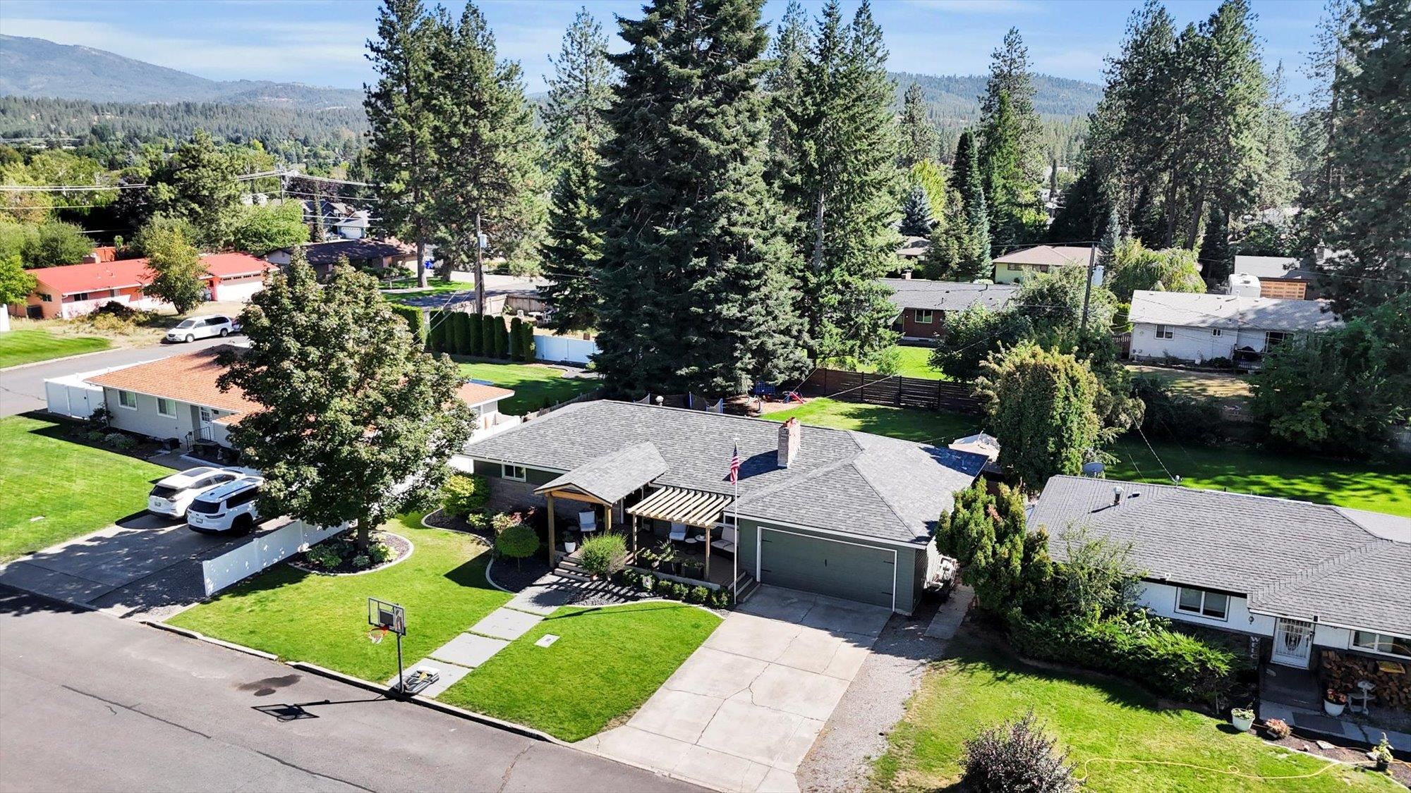 Spokane Valley, Washington, 99216, United States, 4 Bedrooms Bedrooms, ,3 BathroomsBathrooms,Residential,For Sale,1927363