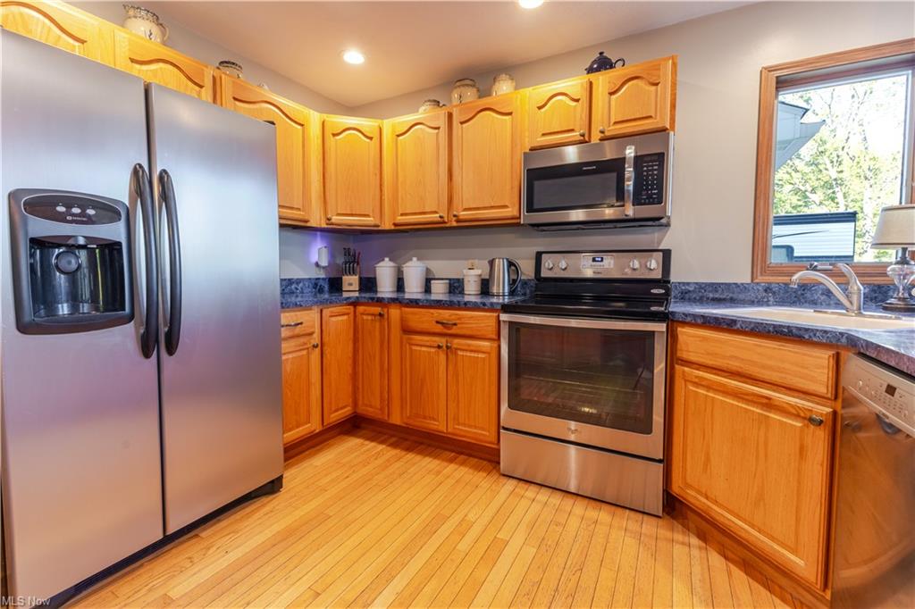 Chester, West Virginia, 26034, United States, 3 Bedrooms Bedrooms, ,3 BathroomsBathrooms,Residential,For Sale,1975770