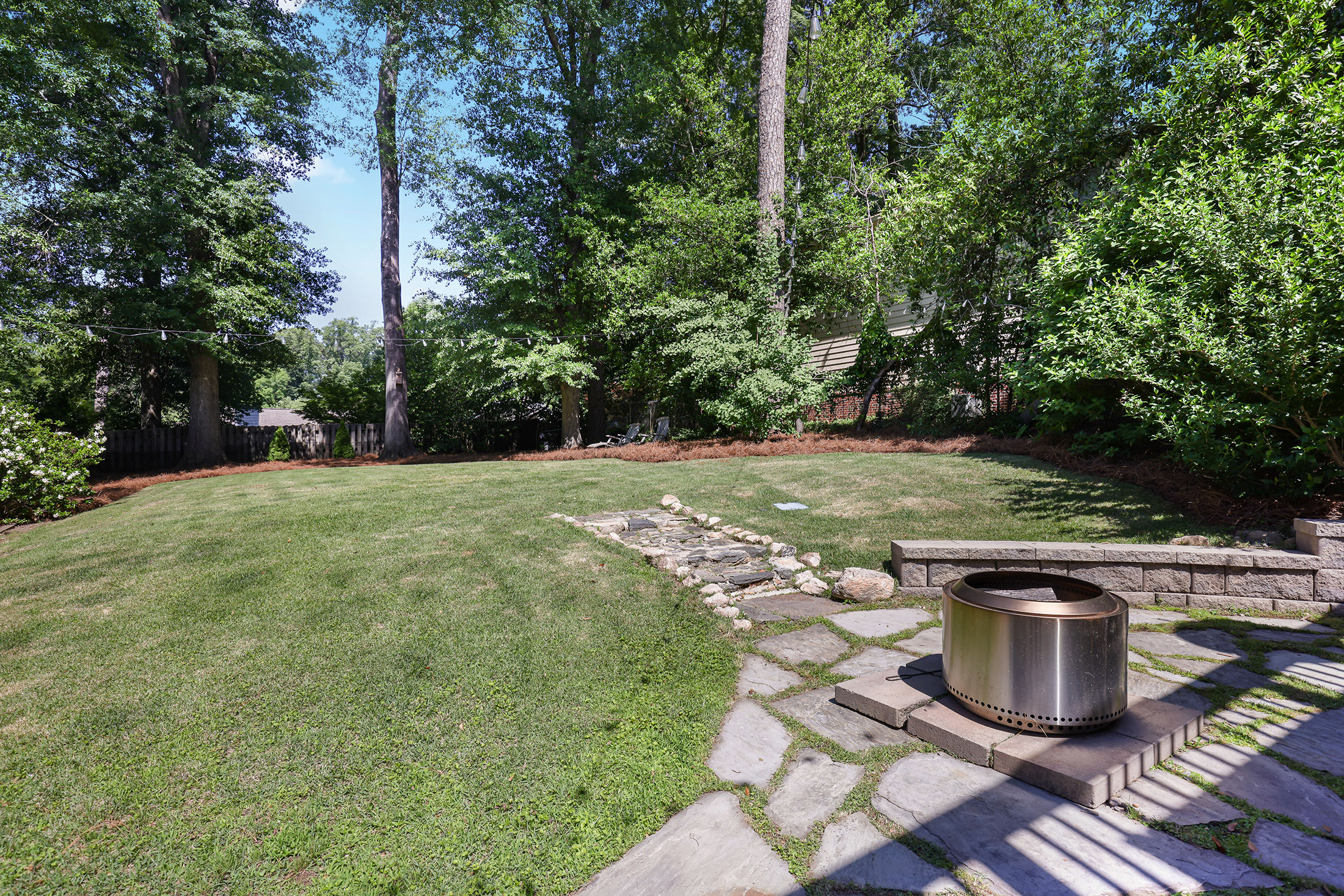 Charming Cottage in the Heart of Sought-after Peachtree Hills - 物件實景