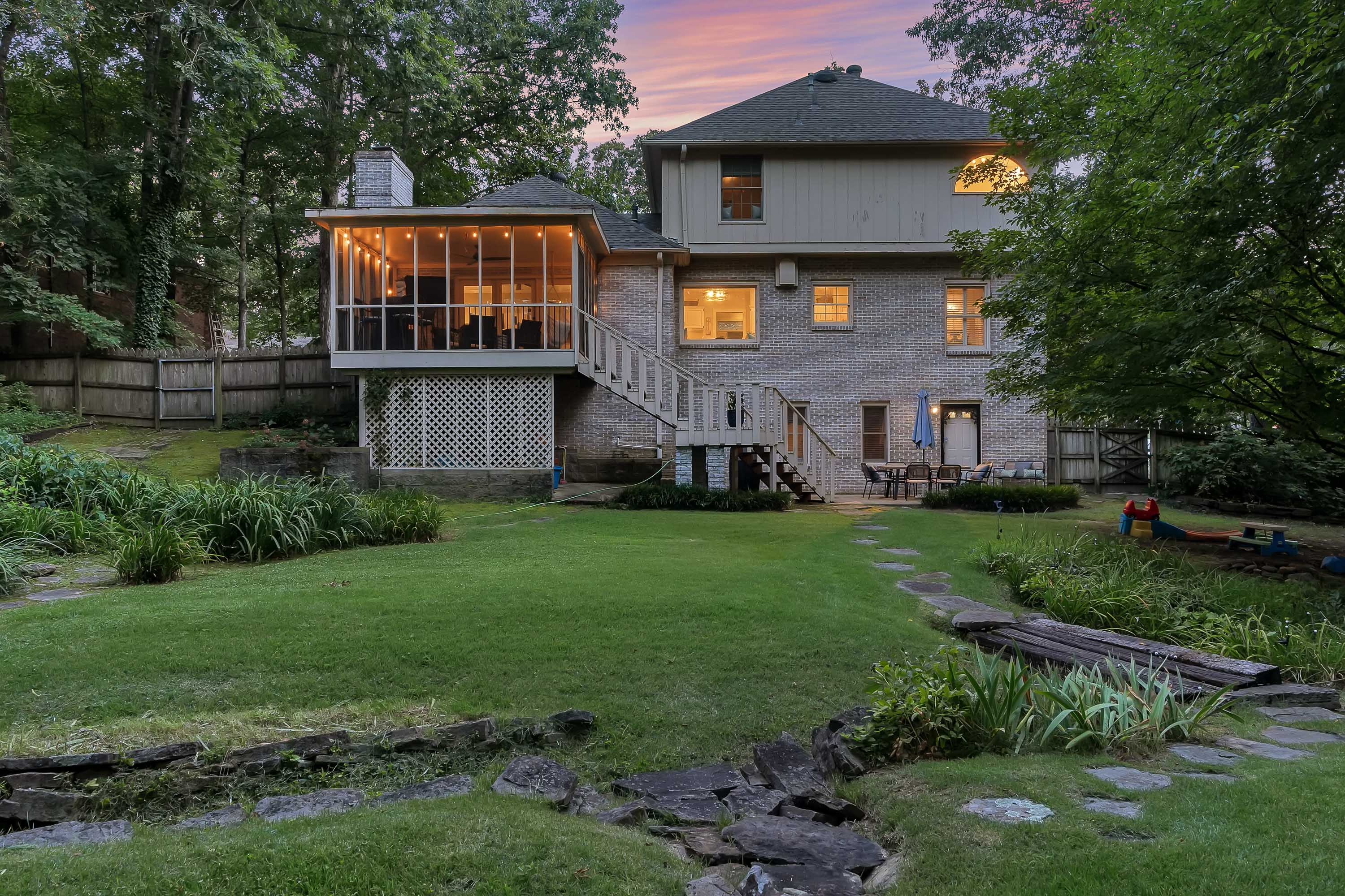 Jonesboro, Arkansas, 72401, United States, 4 Bedrooms Bedrooms, ,4 BathroomsBathrooms,Residential,For Sale,1961843