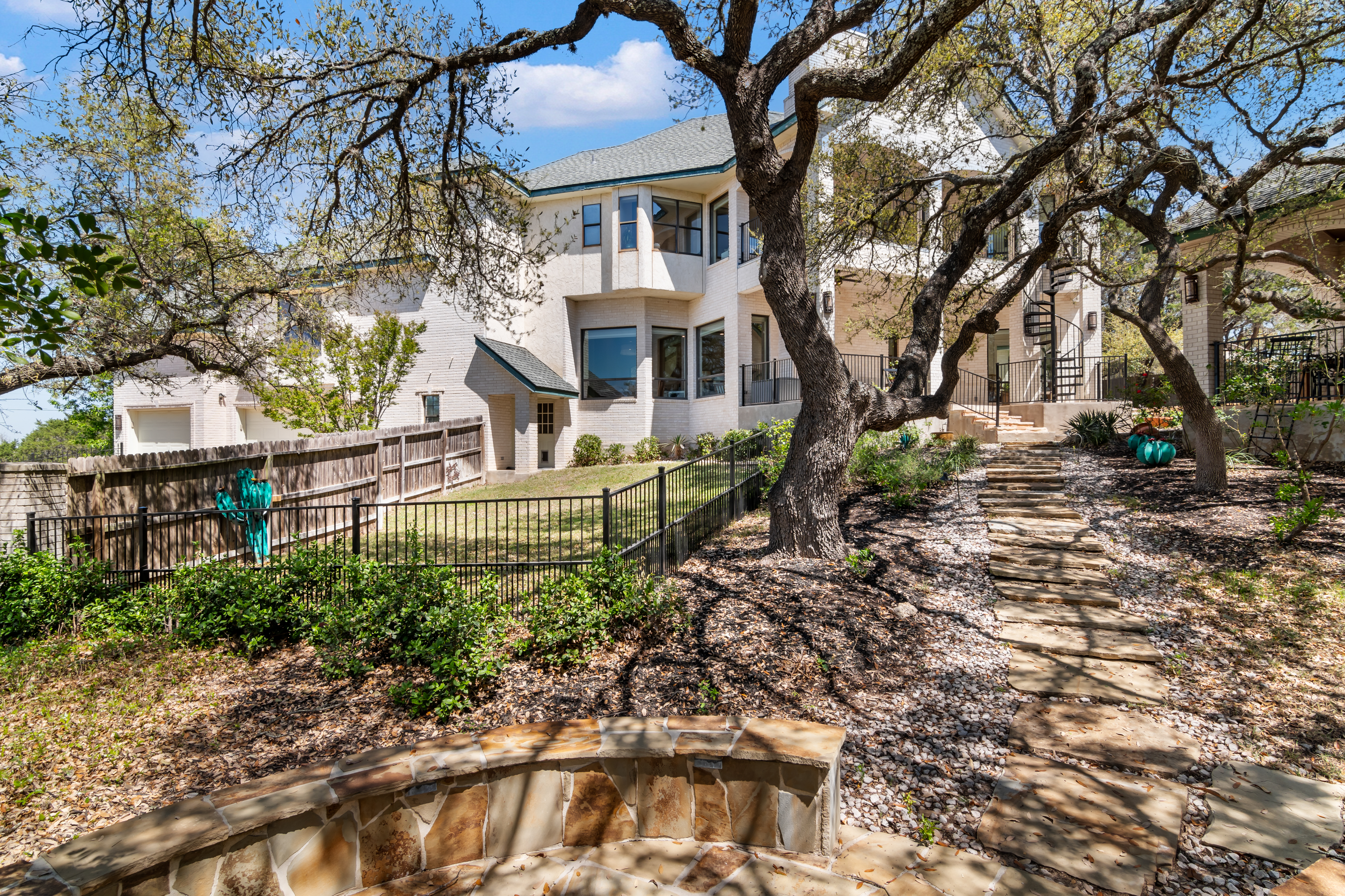 Luxury Living with Hilltop Views - 物件實景