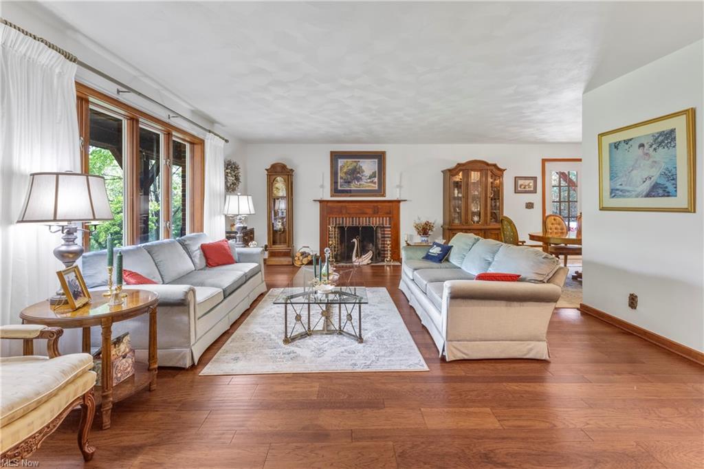 Chester, West Virginia, 26034, United States, 4 Bedrooms Bedrooms, ,3 BathroomsBathrooms,Residential,For Sale,1974553