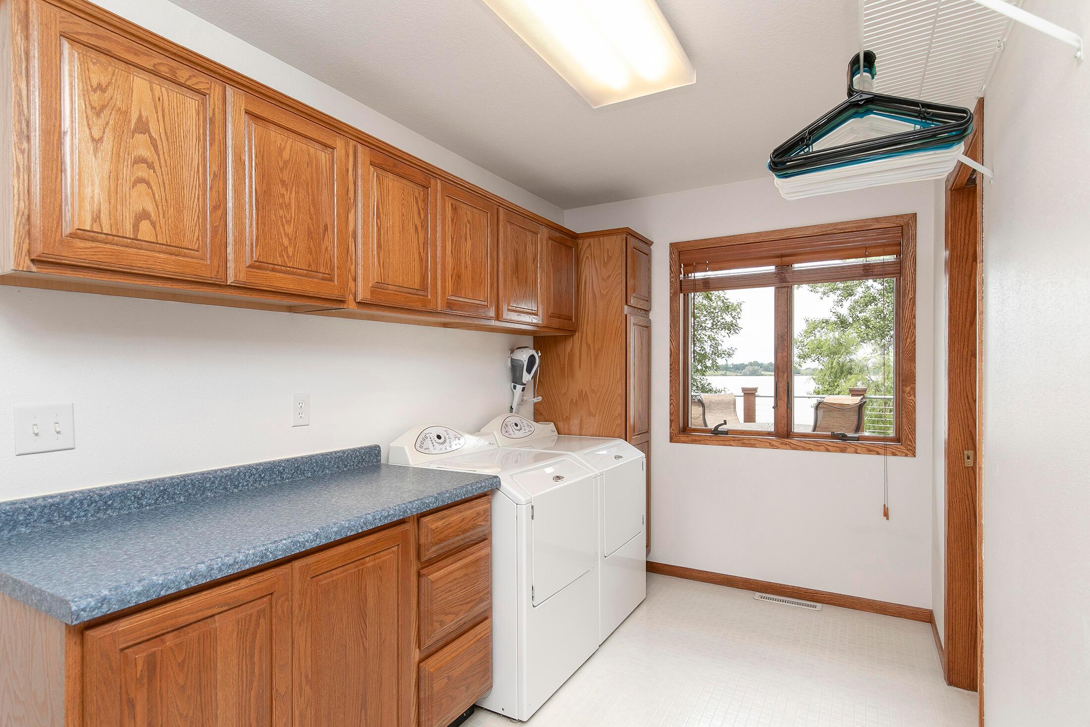 Jewell, Iowa, 50130, United States, 3 Bedrooms Bedrooms, ,4 BathroomsBathrooms,Residential,For Sale,1922792