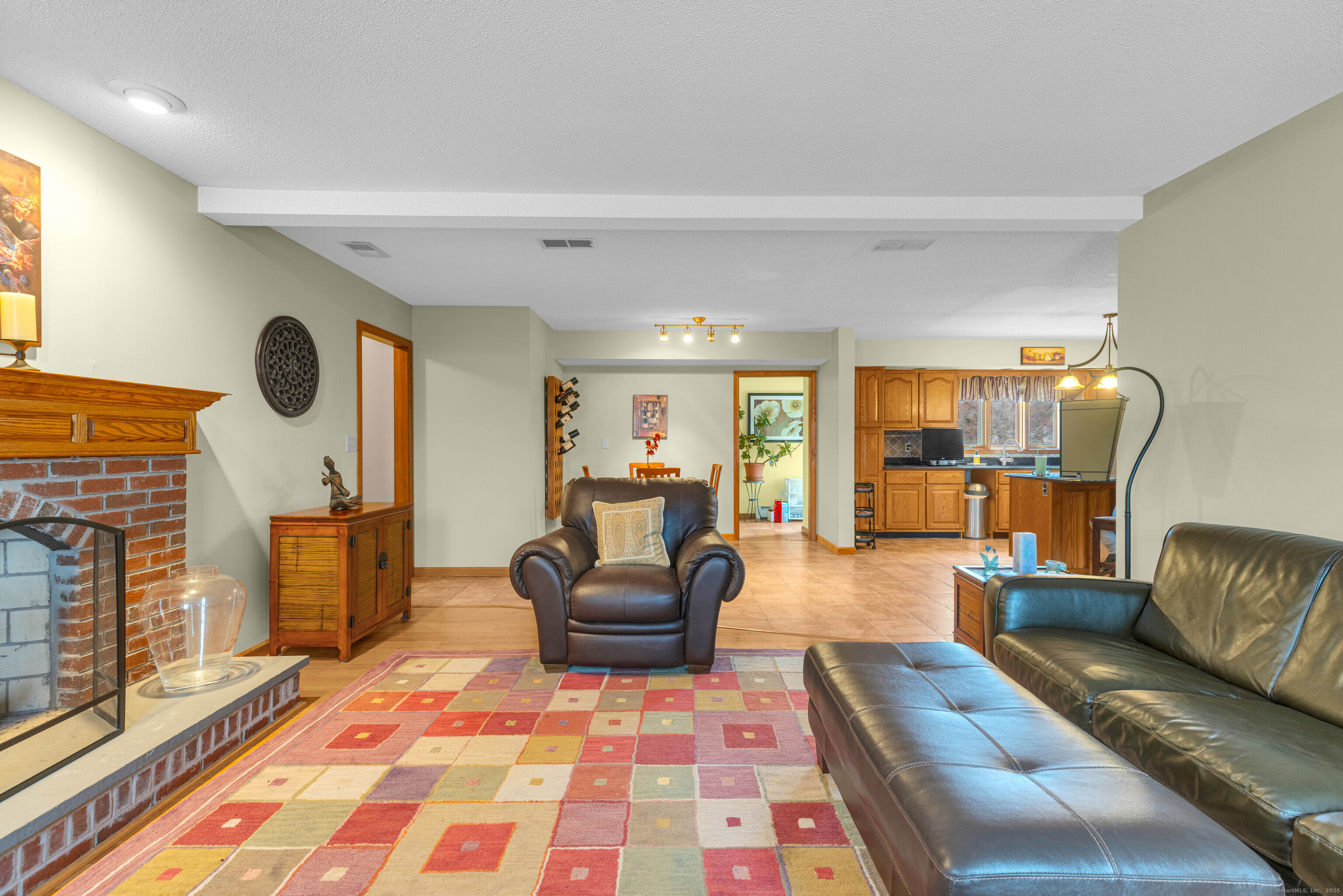 Windsor, Connecticut, 06095, United States, 4 Bedrooms Bedrooms, ,5 BathroomsBathrooms,Residential,For Sale,2000550