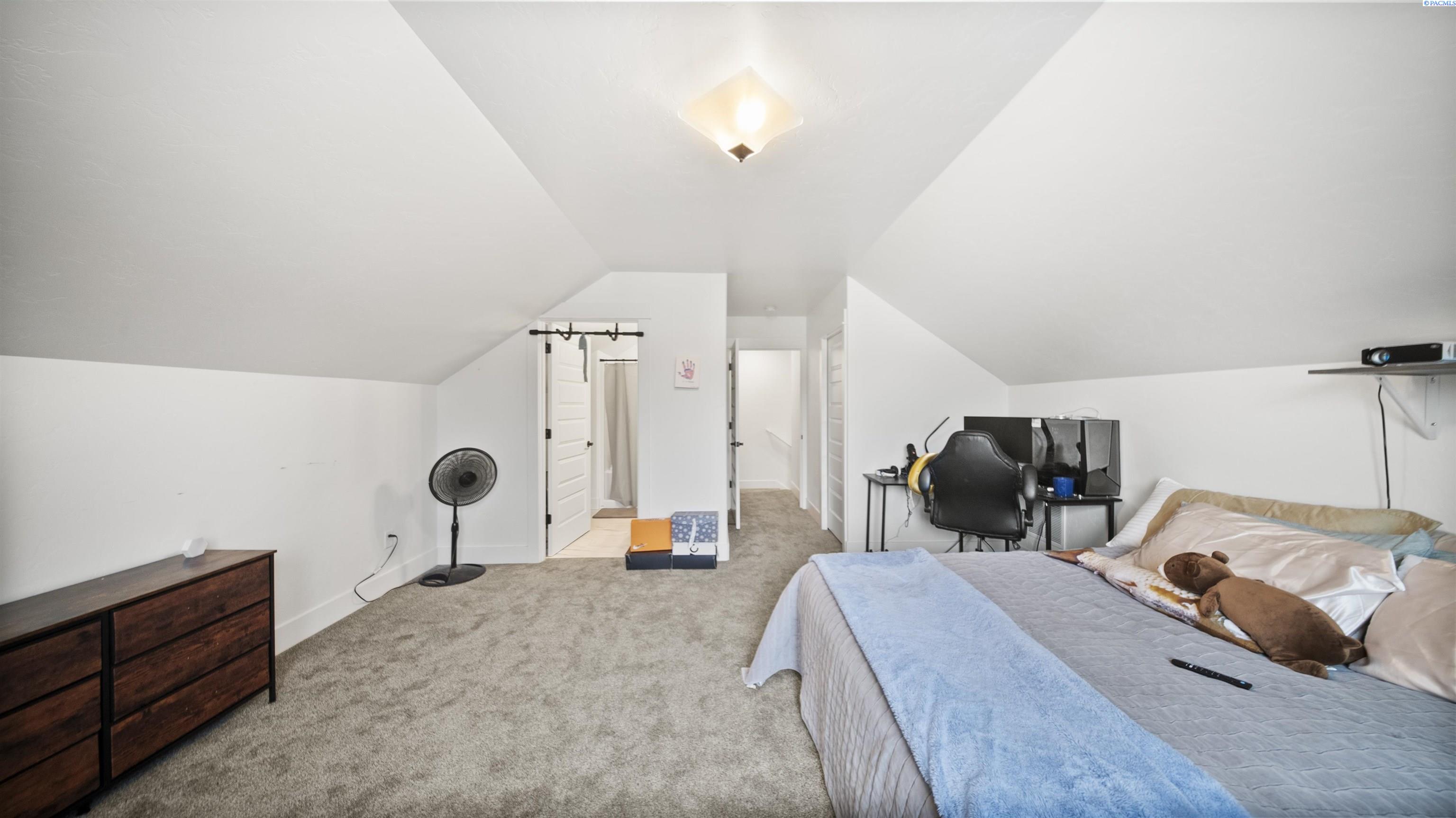 Richland, Washington, 99352, United States, 4 Bedrooms Bedrooms, ,2 BathroomsBathrooms,Residential,For Sale,1906594