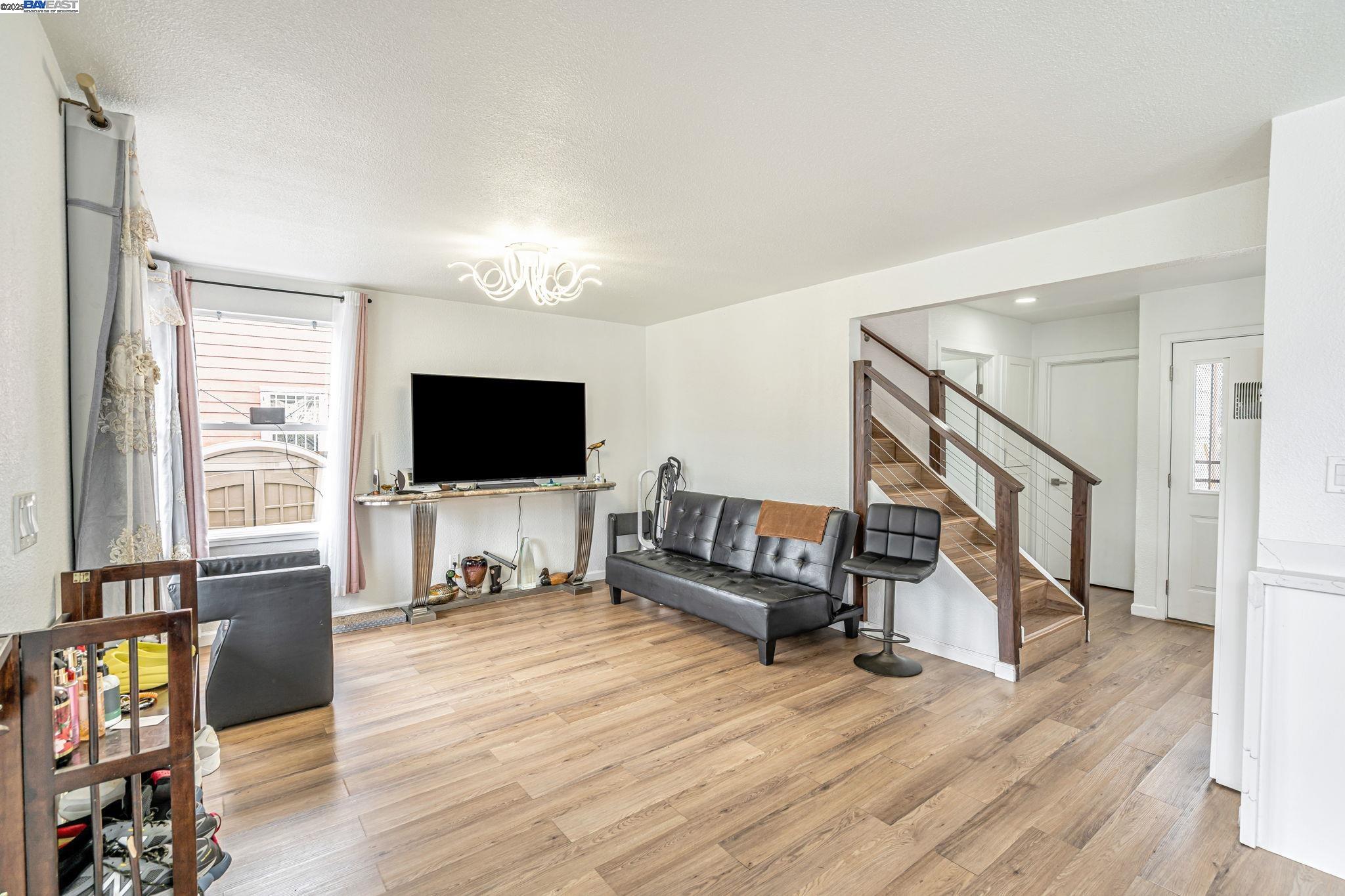 Oakland, California, 94603, United States, 3 Bedrooms Bedrooms, ,2 BathroomsBathrooms,Residential,For Sale,1991687