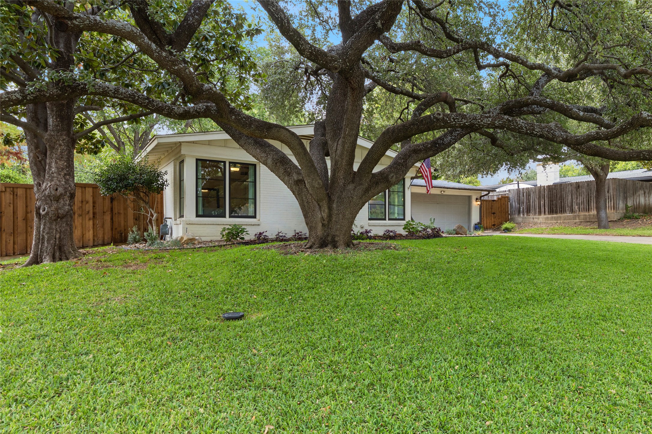 Fort Worth, Texas, 76116, United States, 4 Bedrooms Bedrooms, ,2 BathroomsBathrooms,Residential,For Sale,1957427