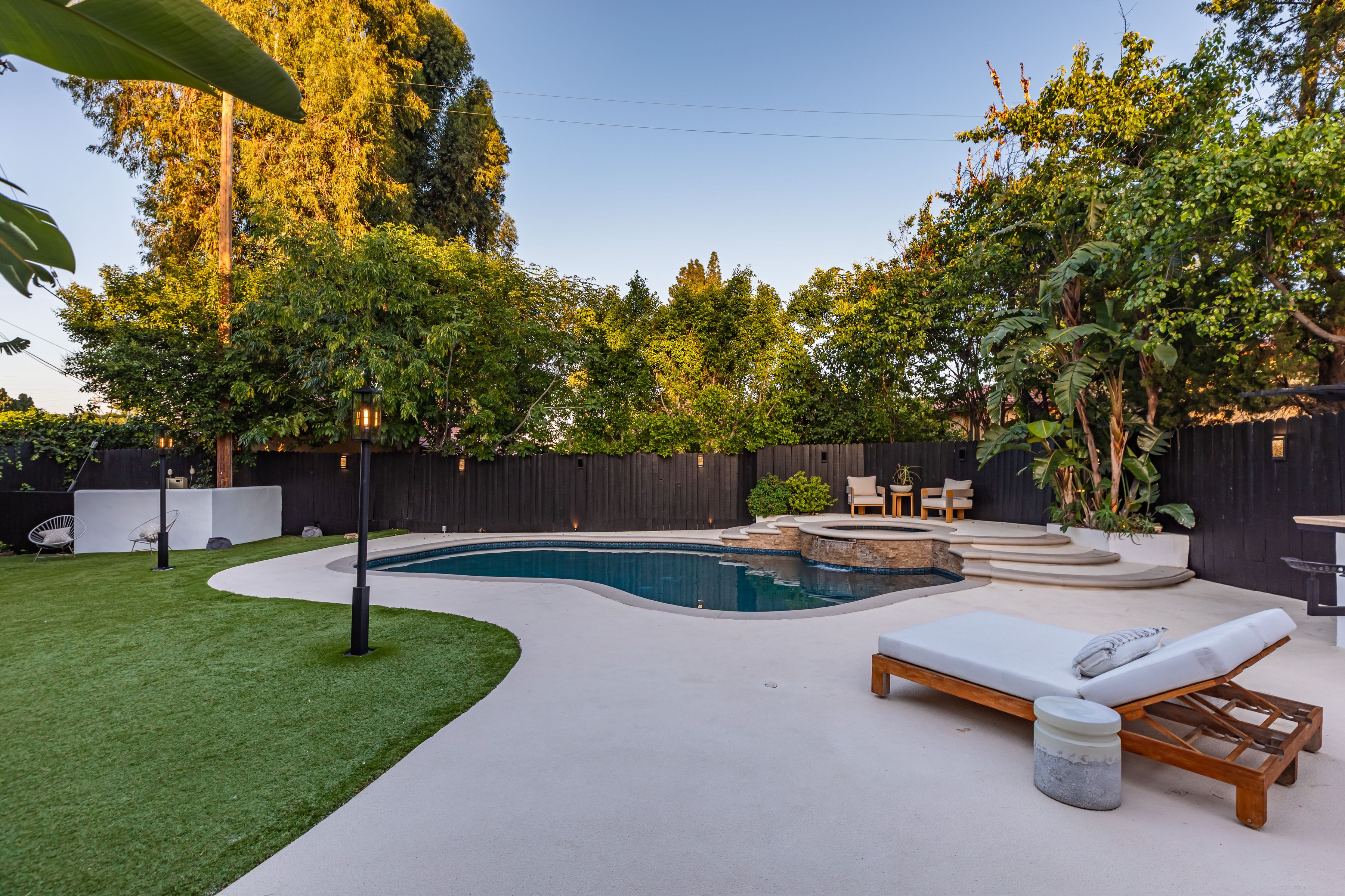  Thoughtfully Reimagined Tarzana Estate - 物件實景