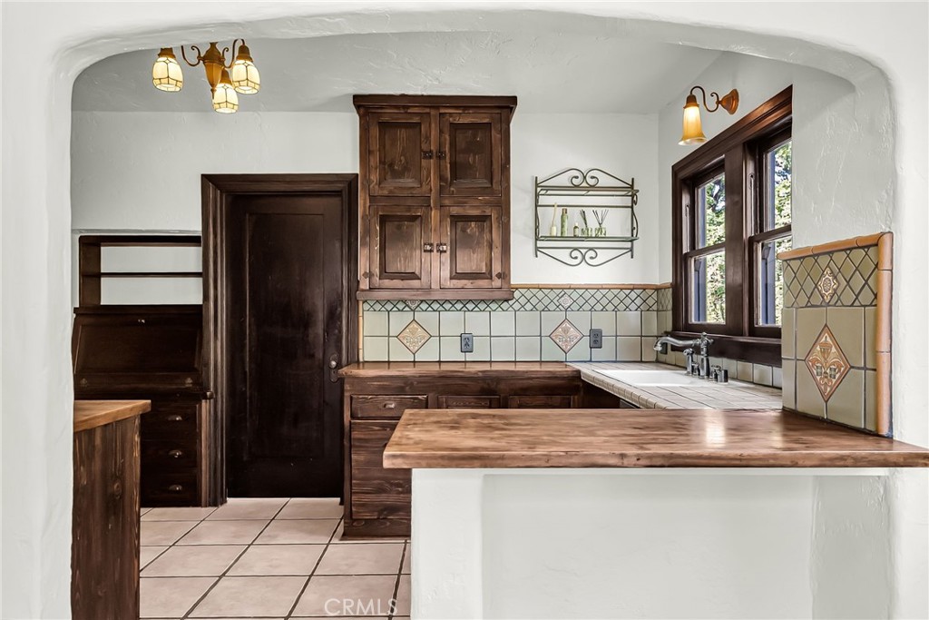 Riverside, California, 92507, United States, 4 Bedrooms Bedrooms, ,2 BathroomsBathrooms,Residential,For Sale,1999020