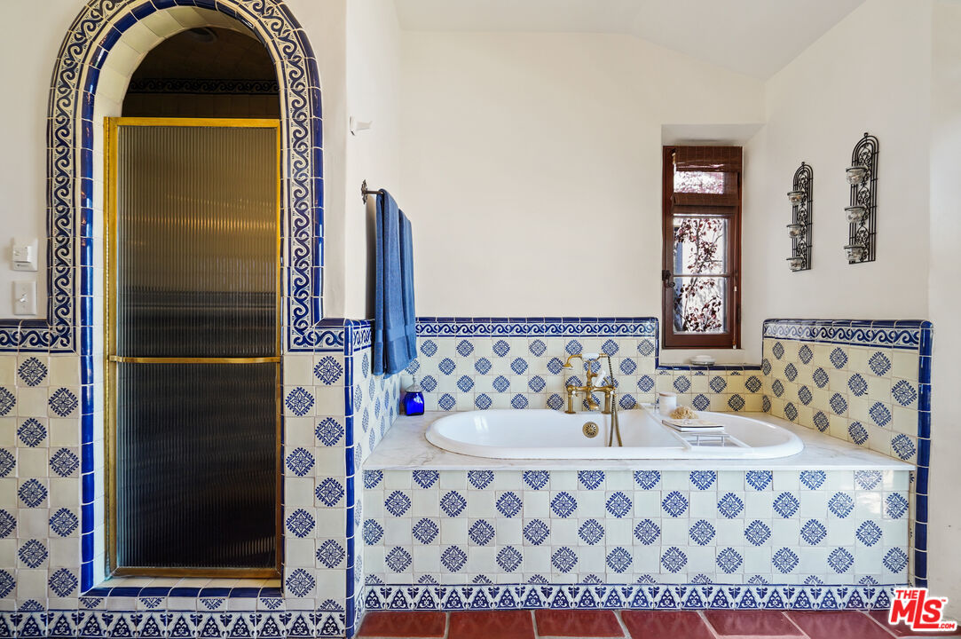 Malibu, California, 90265, United States, 3 Bedrooms Bedrooms, ,4 BathroomsBathrooms,Residential,For Sale,1846867