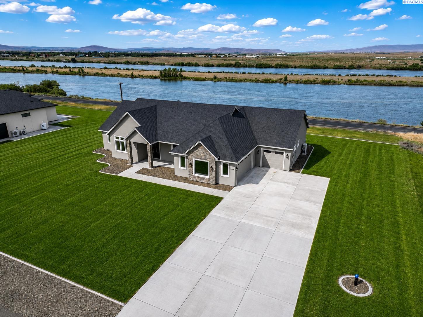 Pasco, Washington, 99301, United States, 4 Bedrooms Bedrooms, ,2 BathroomsBathrooms,Residential,For Sale,2048923