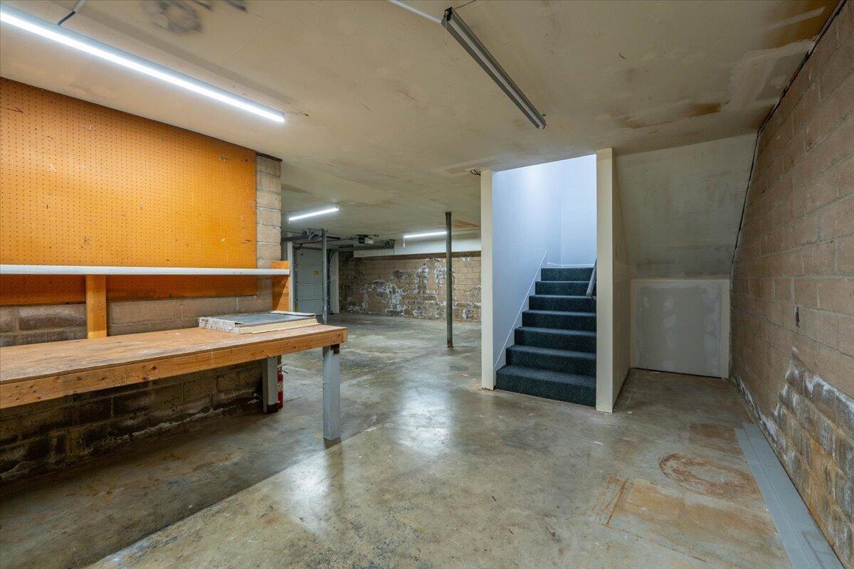 Redding, California, 96001, United States, 4 Bedrooms Bedrooms, ,3 BathroomsBathrooms,Residential,For Sale,1948468