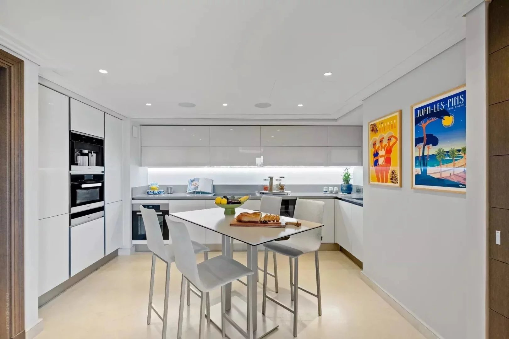 Antibes, Provence-Alpes-Côte d’Azur, 06600, FR, 4 Bedrooms Bedrooms, ,4 BathroomsBathrooms,Residential,For Sale,1829124
