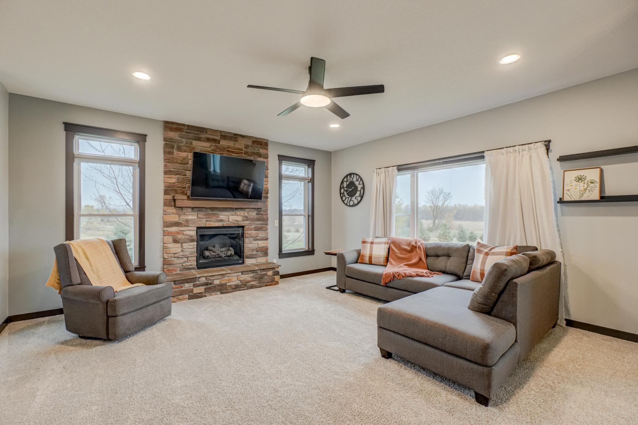 Saint Joseph Twp, Wisconsin, 54017, United States, 4 Bedrooms Bedrooms, ,4 BathroomsBathrooms,Residential,For Sale,1989036