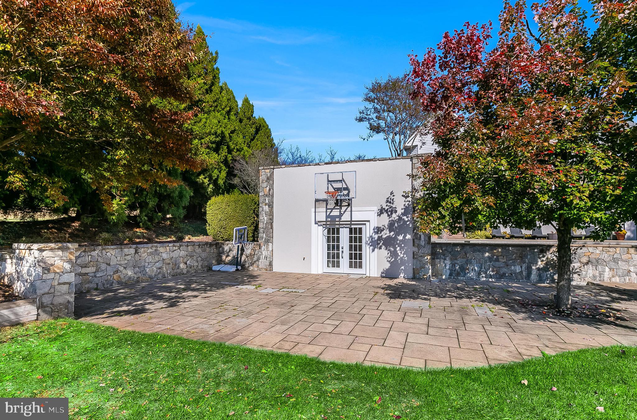 Aldie, Virginia, 20105, United States, 5 Bedrooms Bedrooms, ,7 BathroomsBathrooms,Residential,For Sale,1980828