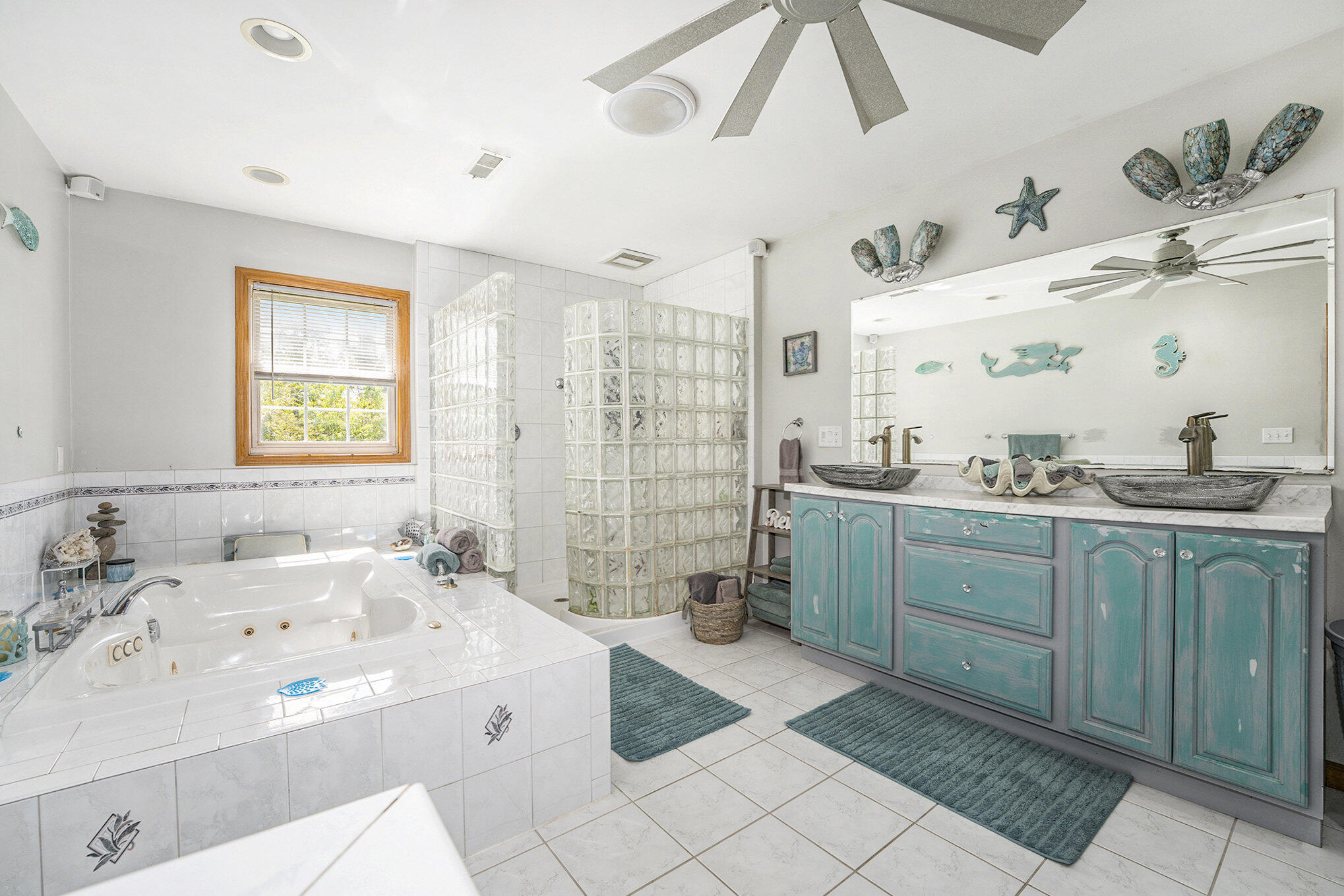 Chesterton, Indiana, 46304, United States, 5 Bedrooms Bedrooms, ,2 BathroomsBathrooms,Residential,For Sale,1973934