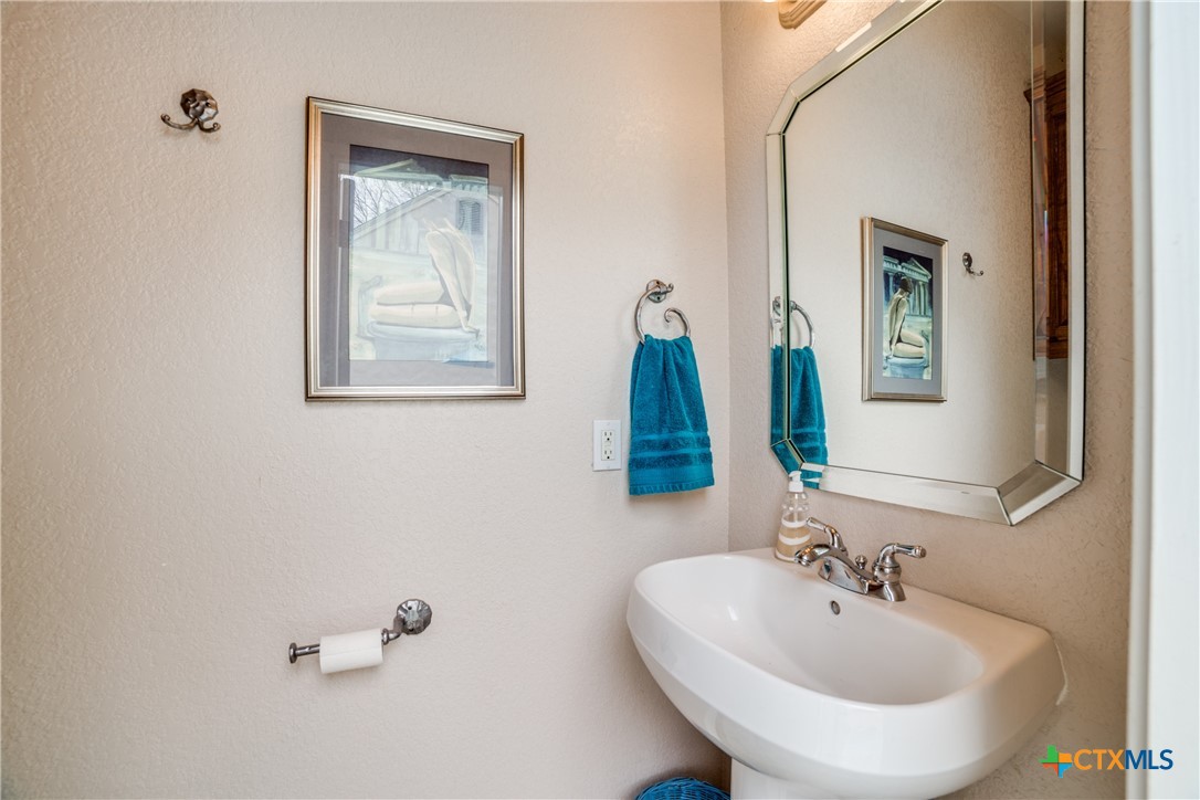 New Braunfels, Texas, 78132, United States, 4 Bedrooms Bedrooms, ,4 BathroomsBathrooms,Residential,For Sale,1989001