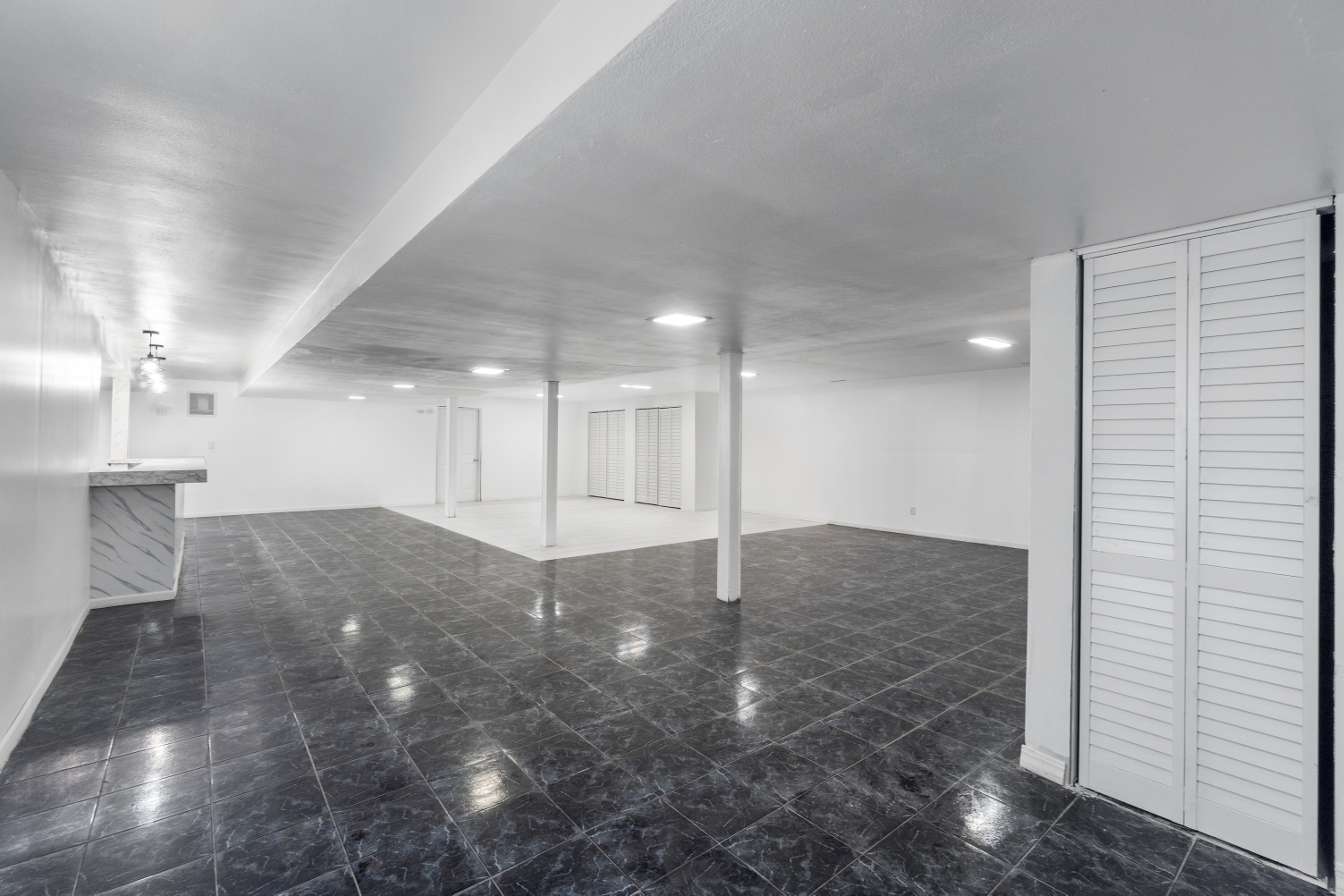 Winthrop Harbor, Illinois, 60096, United States, 5 Bedrooms Bedrooms, ,4 BathroomsBathrooms,Residential,For Sale,1982535