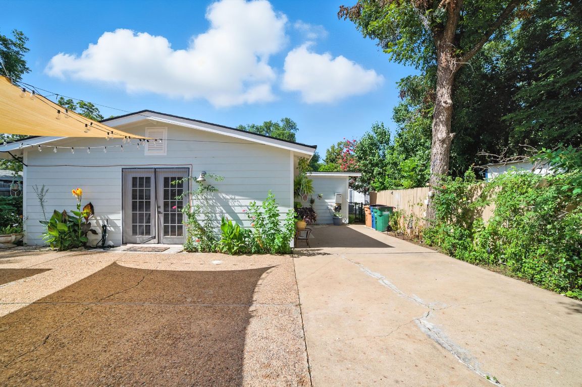 Austin, Texas, 78702, United States, 3 Bedrooms Bedrooms, ,2 BathroomsBathrooms,Residential,For Sale,1906696