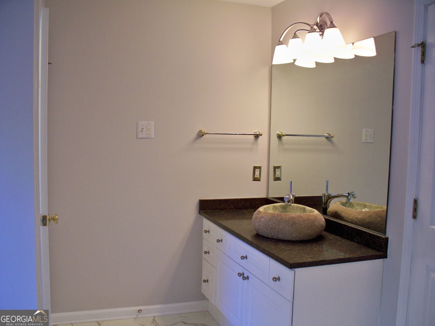 Johns Creek, Georgia, 30022, United States, 5 Bedrooms Bedrooms, ,4 BathroomsBathrooms,Residential,For Sale,1985826