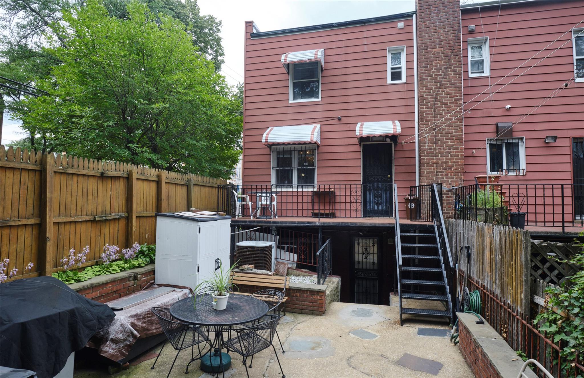 Bronx, New York, 10469, United States, 3 Bedrooms Bedrooms, ,3 BathroomsBathrooms,Residential,For Sale,1907076