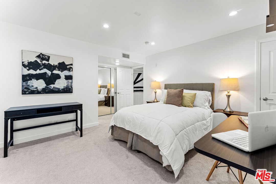 Los Angeles, California, 90049, United States, 2 Bedrooms Bedrooms, ,3 BathroomsBathrooms,Residential,For Sale,2003459