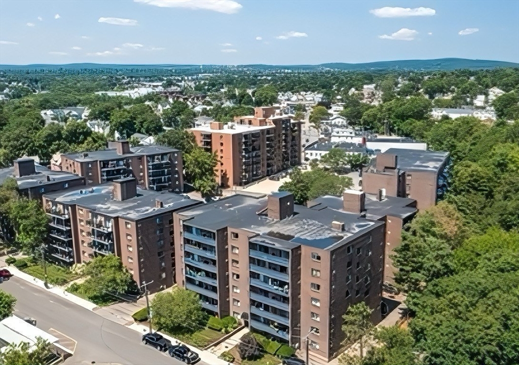 Watertown, Massachusetts, 02472, United States, 2 Bedrooms Bedrooms, ,1 BathroomBathrooms,Residential,For Sale,1951365