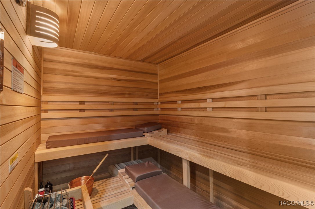 Crystal River, Florida, 34428, United States, 4 Bedrooms Bedrooms, ,4 BathroomsBathrooms,Residential,For Sale,1983688