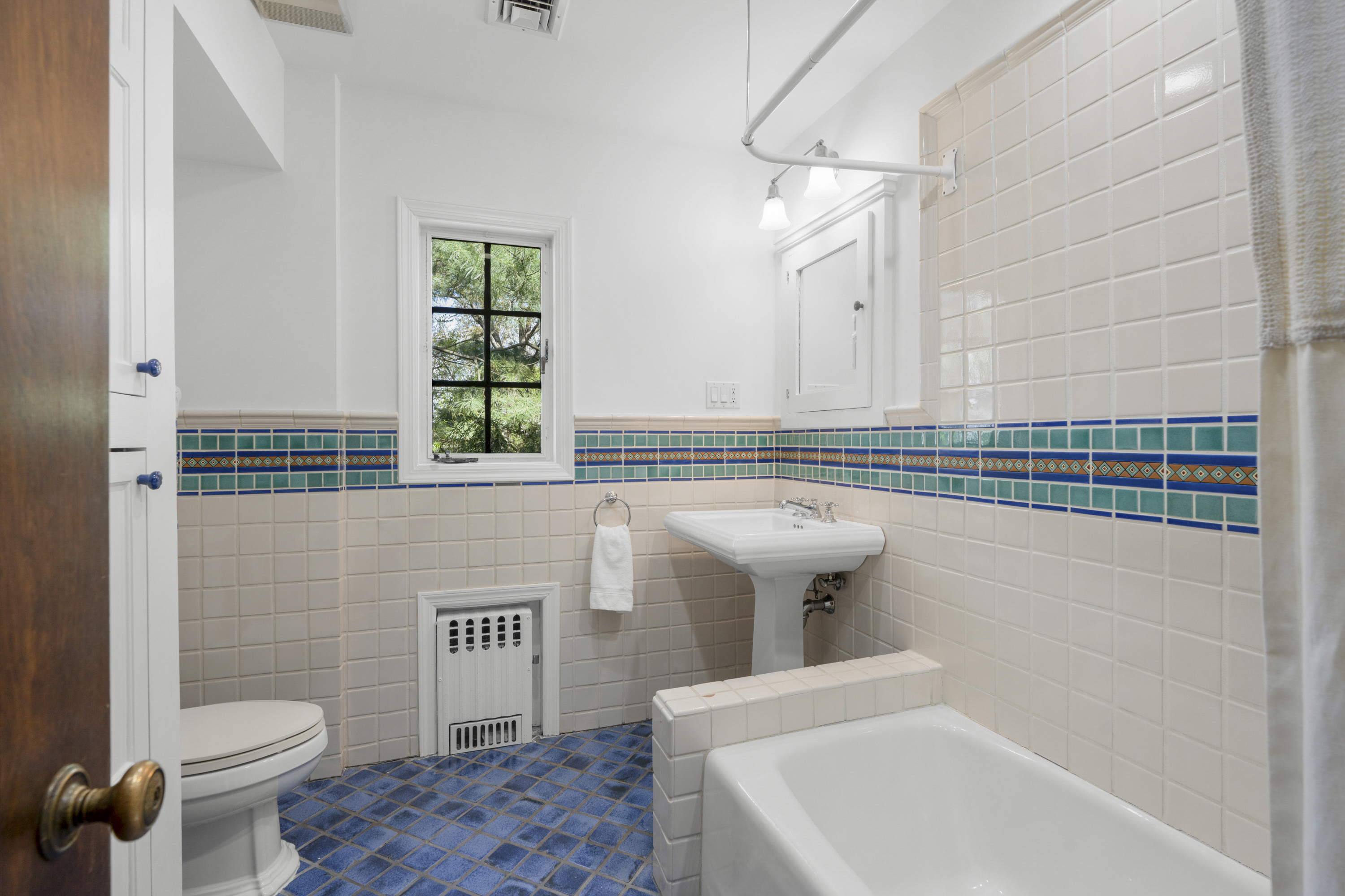  Sophisticated Larchmont Tudor - 物件實景