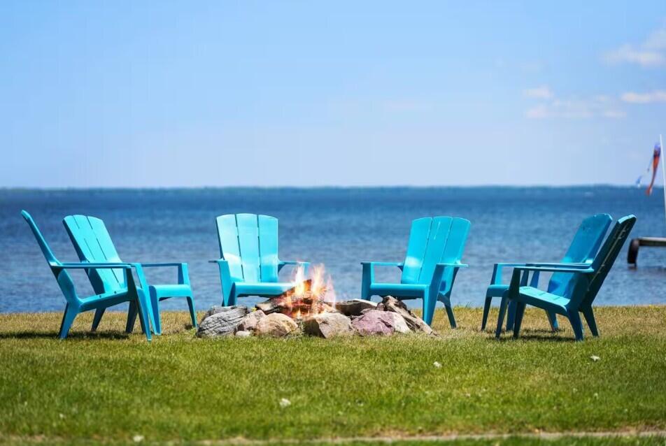 Houghton Lake, Michigan, 48629, United States, 8 Bedrooms Bedrooms, ,4 BathroomsBathrooms,Residential,For Sale,1990412