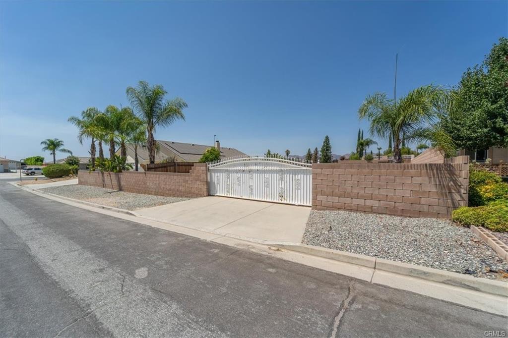 Hemet, California, 92544, United States, 4 Bedrooms Bedrooms, ,2 BathroomsBathrooms,Residential,For Sale,1899336