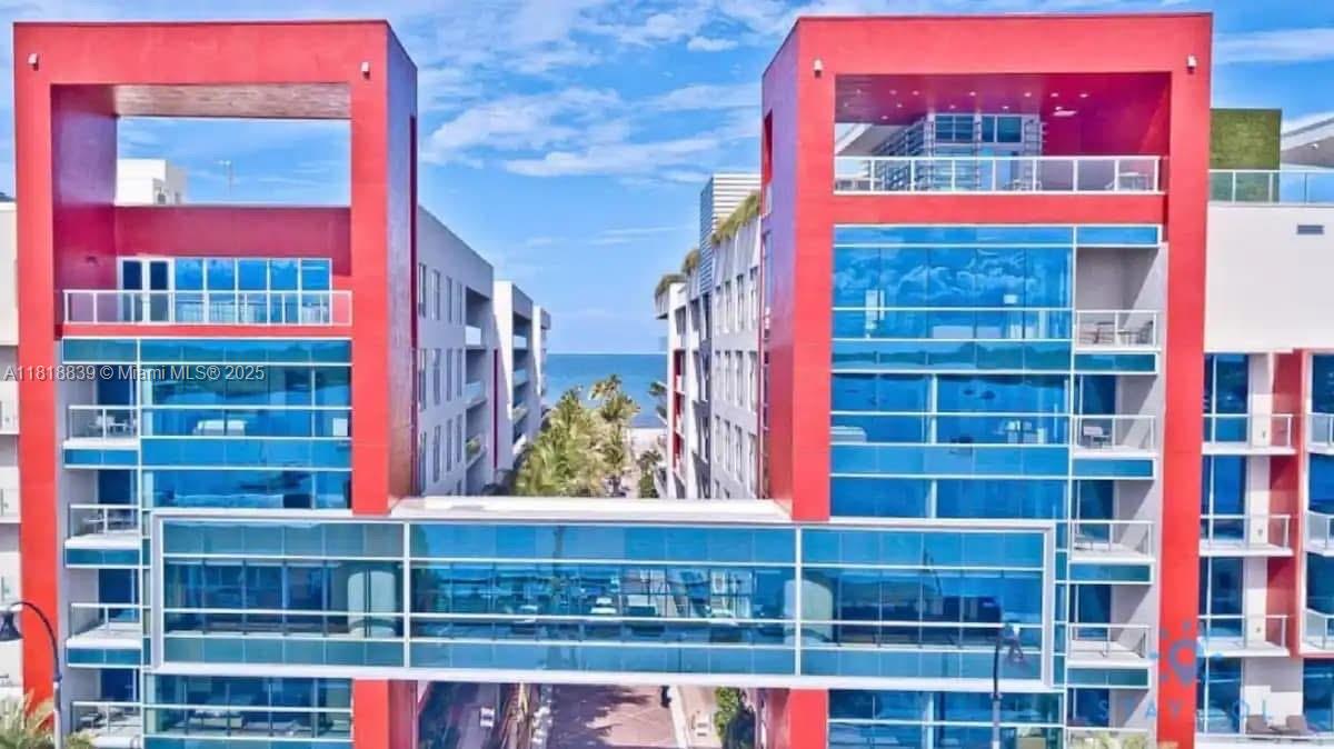 Hollywood, Florida, 33019, United States, 2 Bedrooms Bedrooms, ,1 BathroomBathrooms,Residential,For Sale,1850092