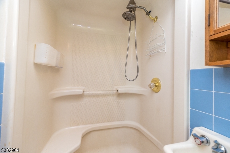 Kingwood Twp., New Jersey, 08867-4402, United States, 4 Bedrooms Bedrooms, ,3 BathroomsBathrooms,Residential,For Sale,1940654