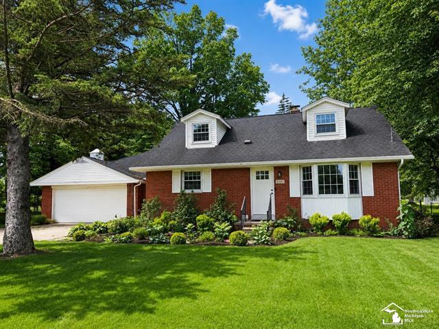 Cole Rd, Monroe, MI 48162