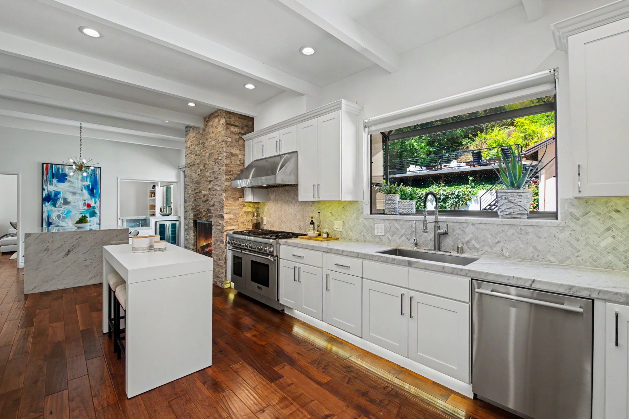  2411 Benedict Canyon Dr - 物件實景