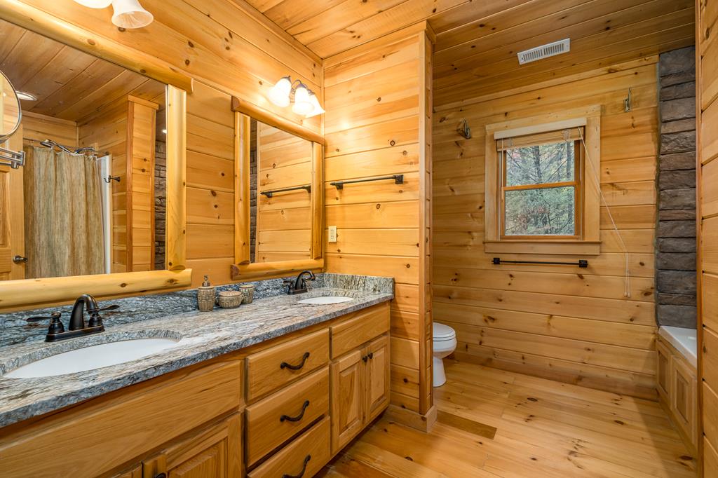 Ellijay, Georgia, 30540, United States, 3 Bedrooms Bedrooms, ,2 BathroomsBathrooms,Residential,For Sale,1972067