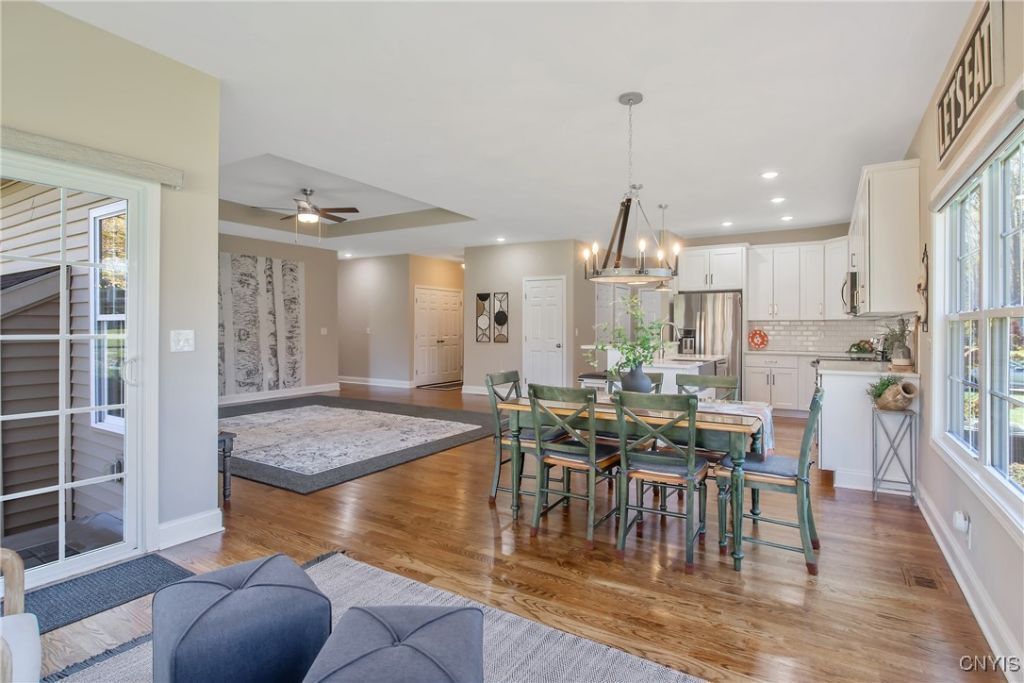 Liverpool, New York, 13090, United States, 3 Bedrooms Bedrooms, ,2 BathroomsBathrooms,Residential,For Sale,1972941