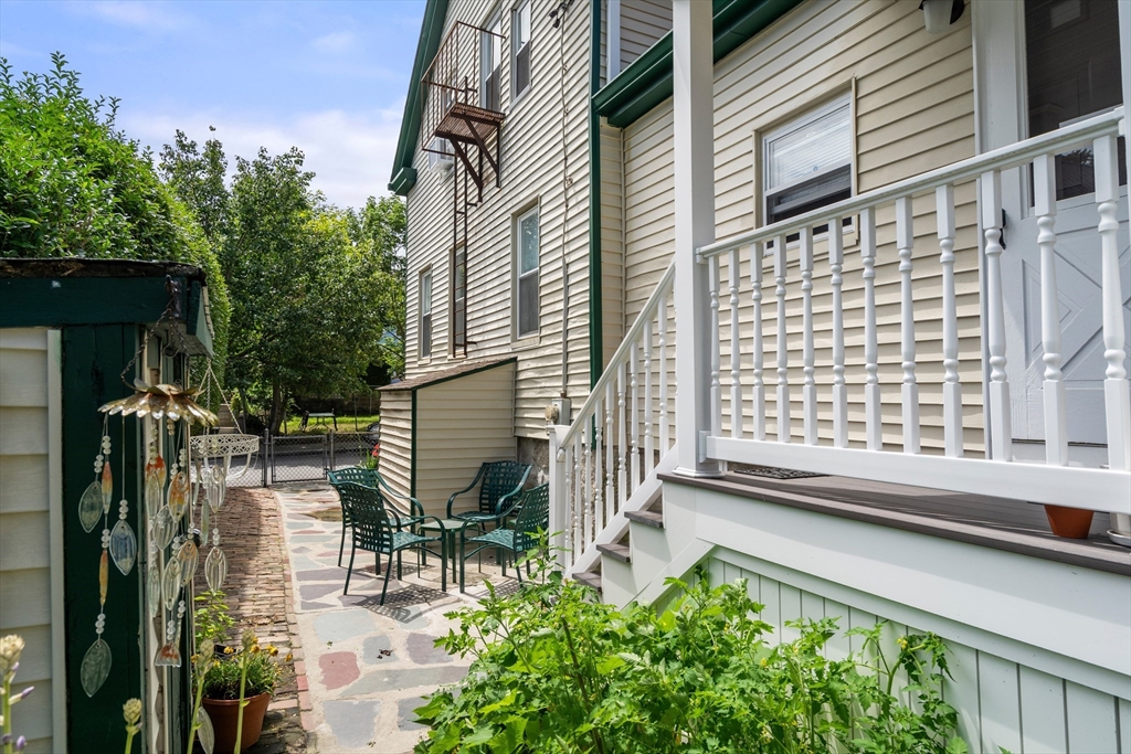 New Bedford, Massachusetts, 02740, United States, 4 Bedrooms Bedrooms, ,3 BathroomsBathrooms,Residential,For Sale,1897669